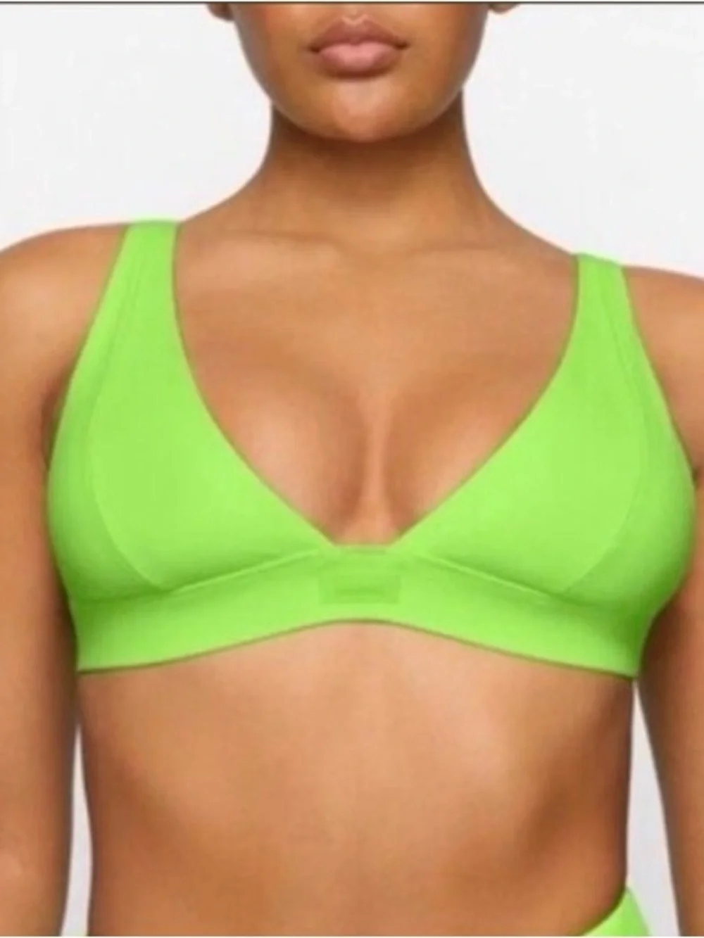NEW NWT SKIMS PLUNGE BIKINI SIGNATURE SWIM TOP NEON GREEN MEDIUM M TRIANGLE